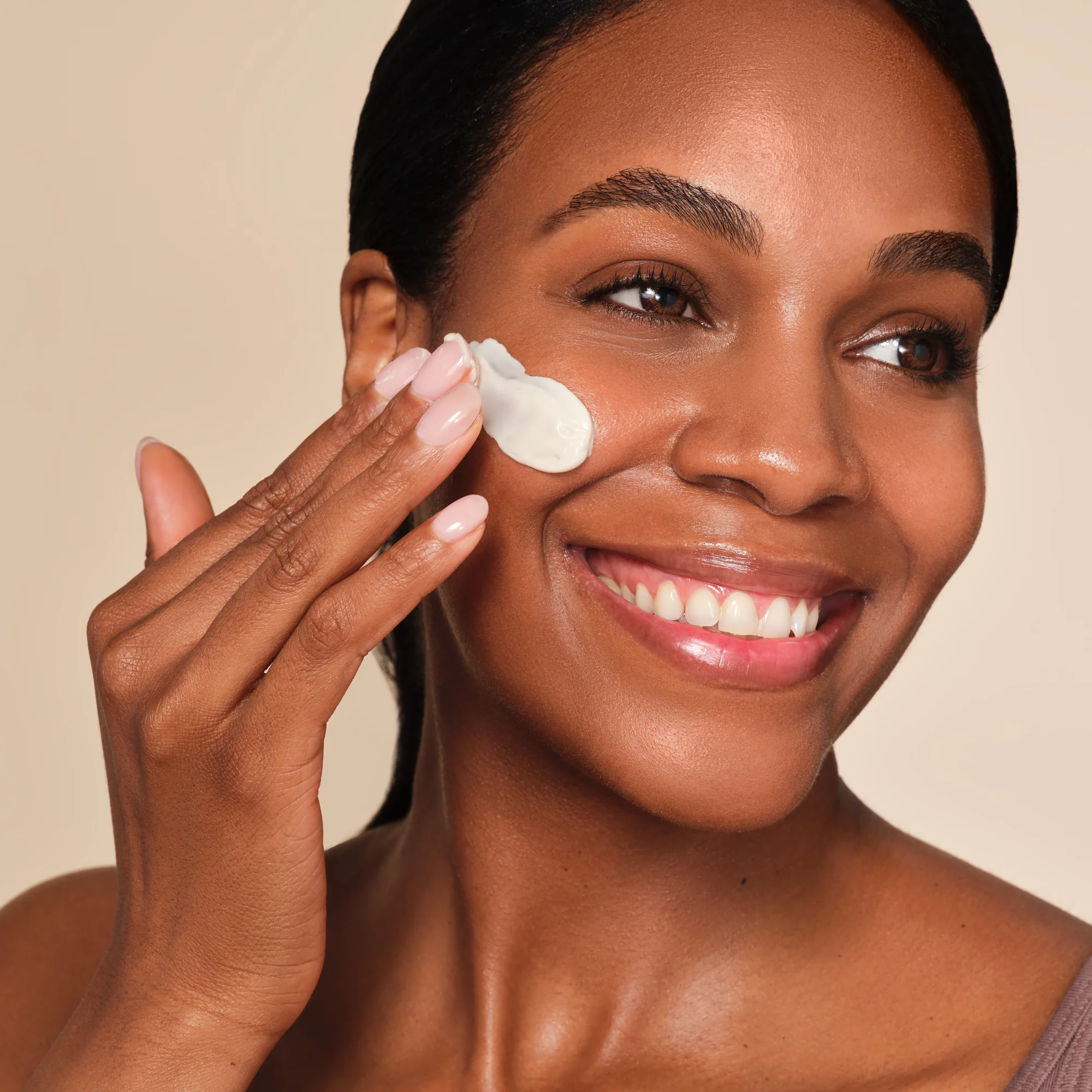 RADIANT Resurfacing & Firming Clay Mask - Image 4